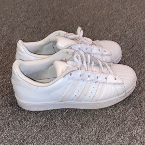 Adidas superstars